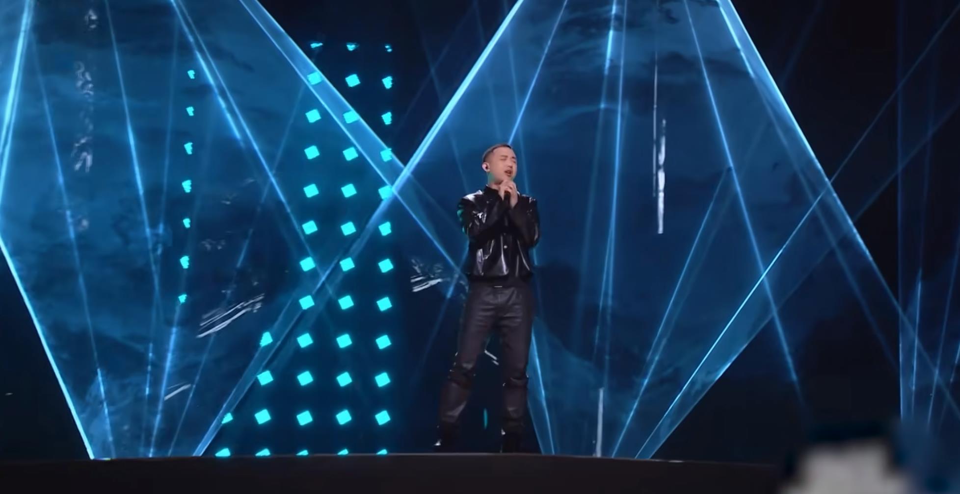 《兰花草》GAI周延丨博得明月出 兰花换锦服