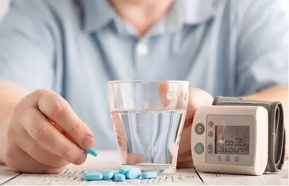 4种降压药尽量不要长期服用，医生：尽早换药。