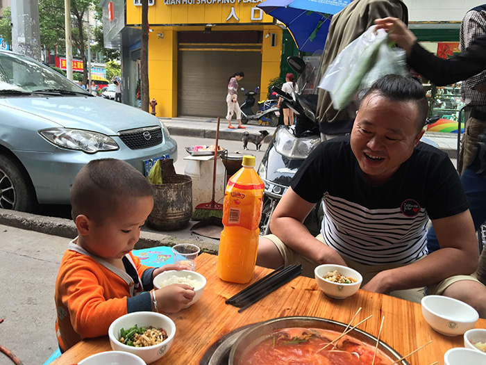 2015年6月3日 邻居们相约小聚 开心的时刻