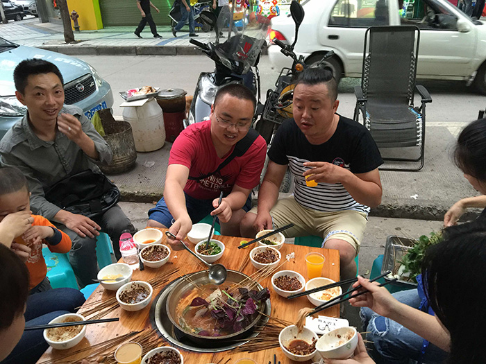 2015年6月3日 邻居们相约小聚 开心的时刻