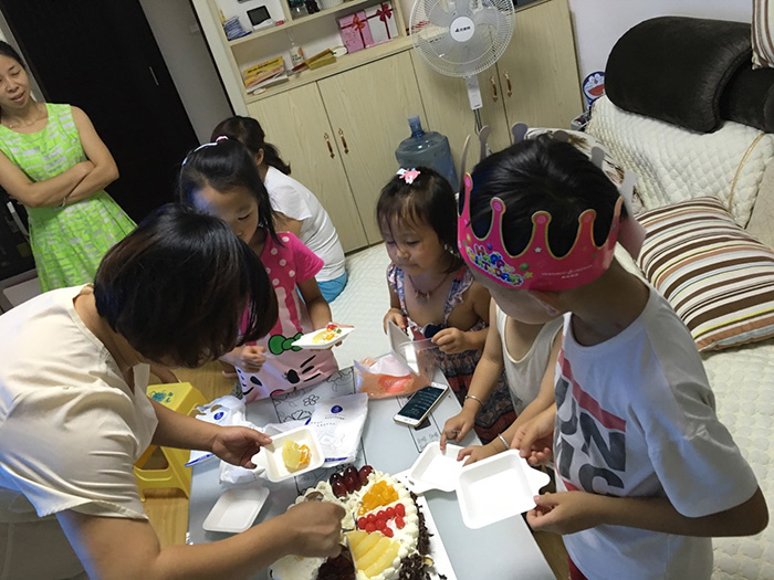 2016年11月1日 在晴天家为你们的童年庆祝 欢聚一堂