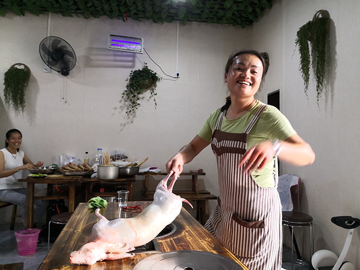 2019年9月5日 小白兔的末日有小双美女的陪伴