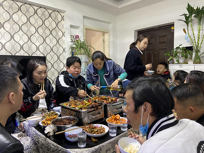 2020年4月6日 小莉家的烤鱼宴让你我快乐开心