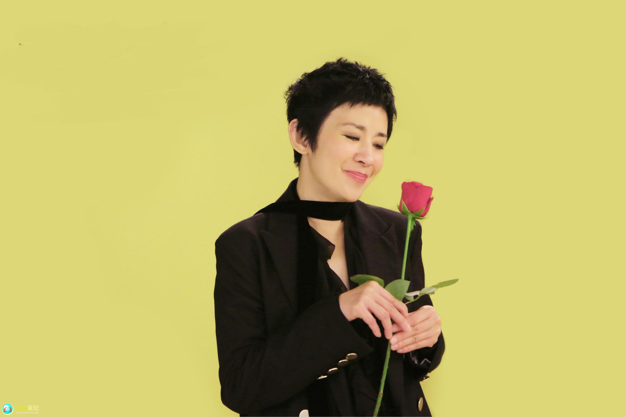 《朋友》吴君如落泪献致谢 众主演动情齐唱温暖