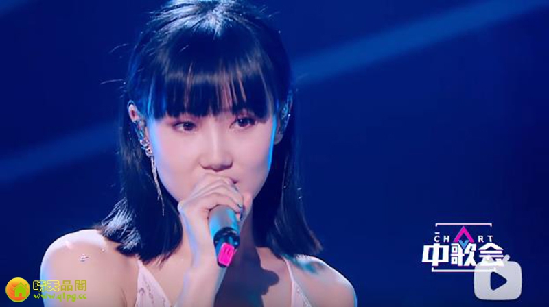 《痒》黄龄 | 一开口就让人全身酥麻。