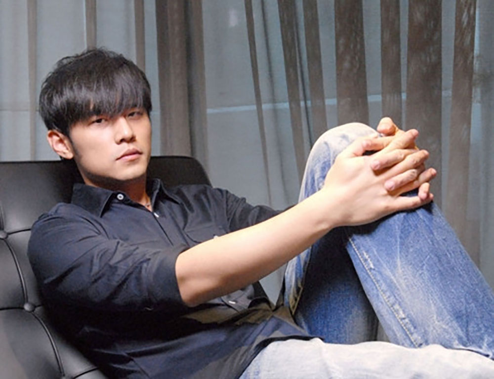 《我不配》周杰伦 - 我不配 MV 2160P修复版