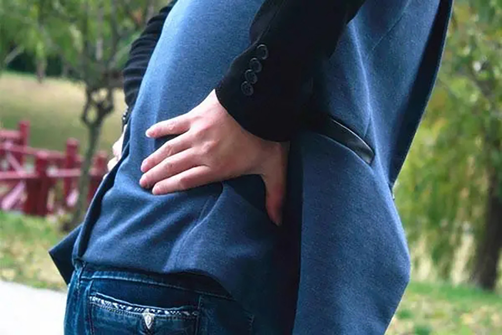 肝病年轻化，早期不痛不痒，但有7个症状应注意了。