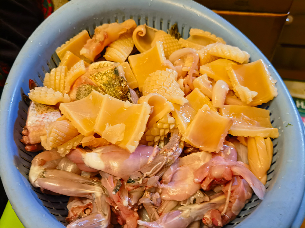 20240105 我们相约在金金家 享受美食 快乐满满。