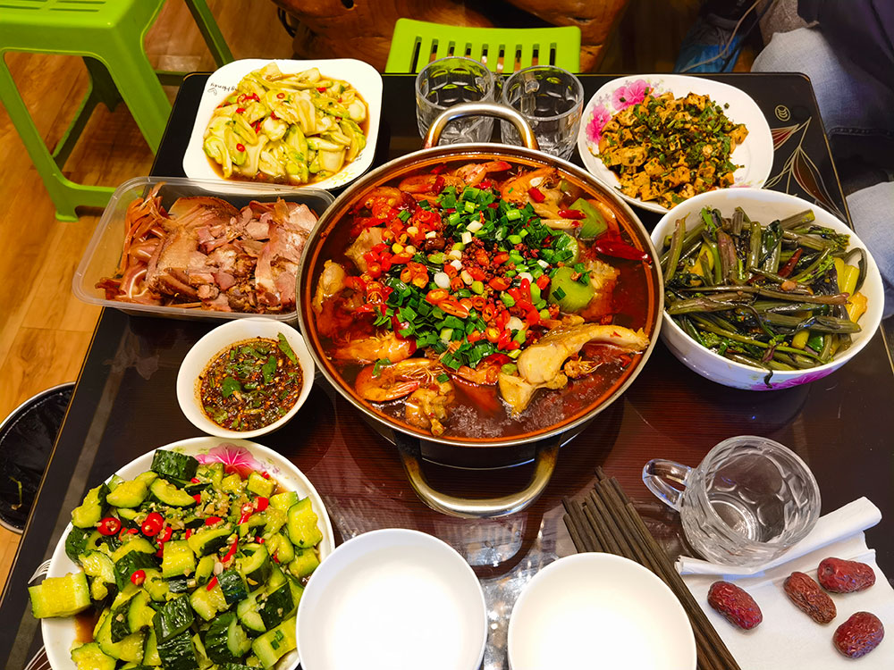 20240105 我们相约在金金家 享受美食 快乐满满。