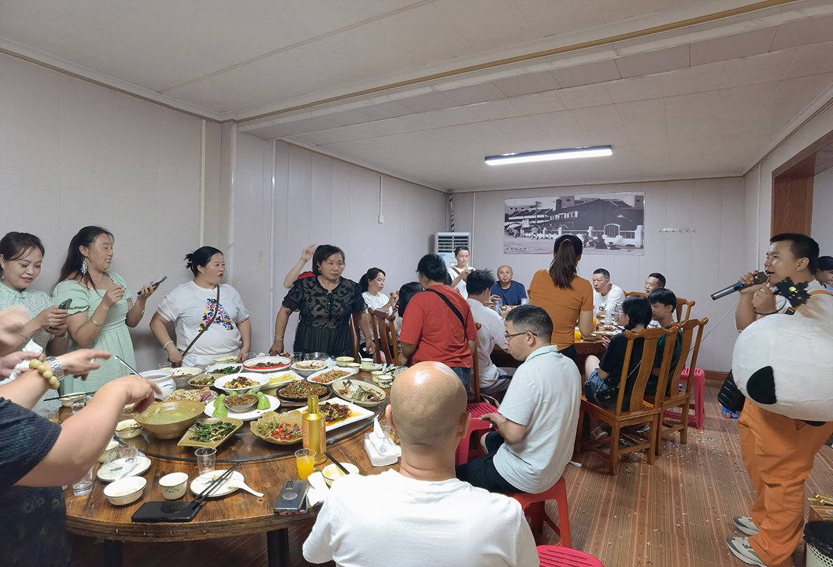 20240818 小莉姨妈的生日Party 祝愿大家健康开心快乐！