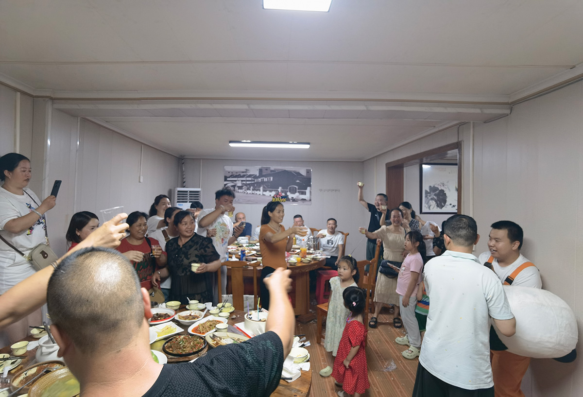 20240818 小莉姨妈的生日Party 祝愿大家健康开心快乐！