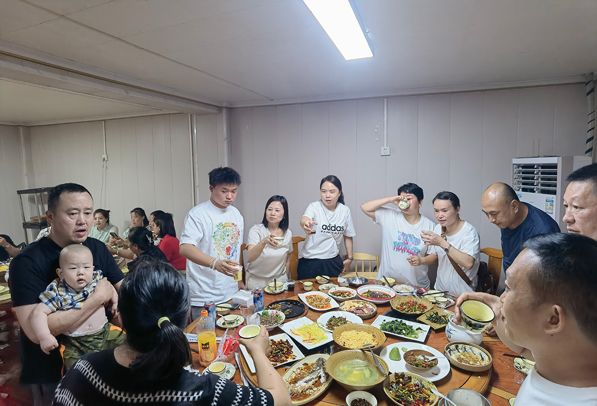 20240818 小莉姨妈的生日Party 祝愿大家健康开心快乐！