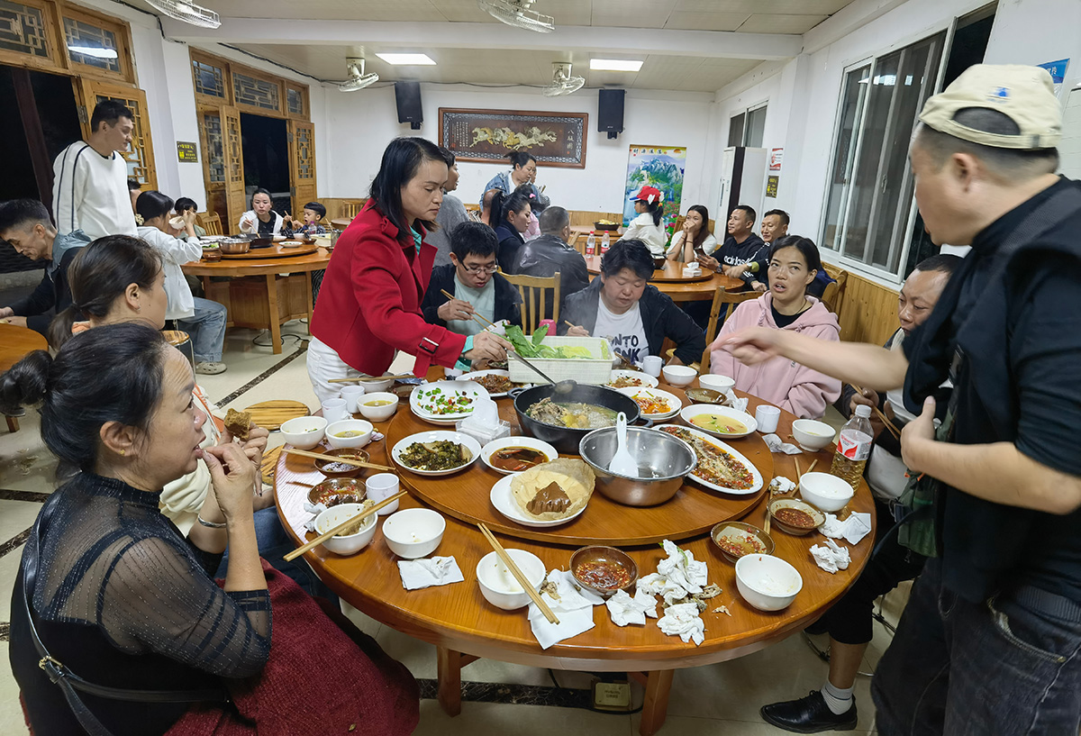 20241006 国庆假期相约在黔陶 沐浴阳光 享受野生菌的美味！