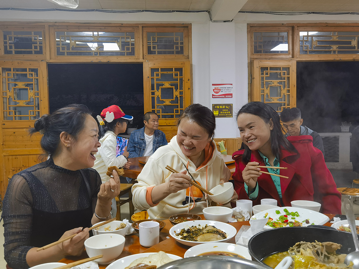 20241006 国庆假期相约在黔陶 沐浴阳光 享受野生菌的美味！